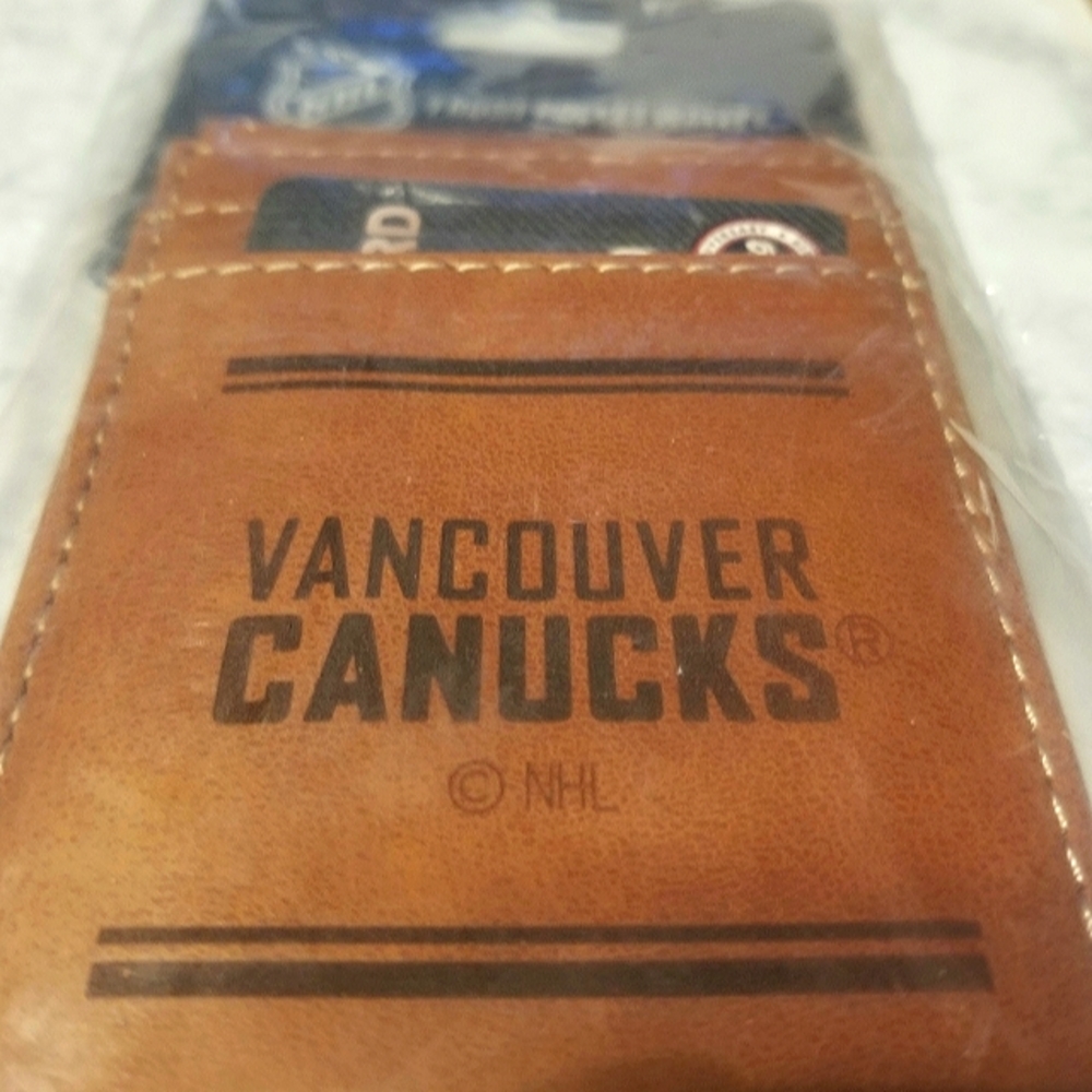 NHL Vancouver Canucks vegan leather engraved wallet - Great gift idea for him
